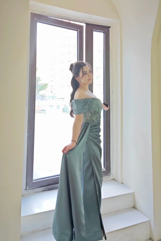 Glam Sheath Dark Green Long Prom Dresses Off-shoulder Satin Dark Green Evening Dresses ED05311