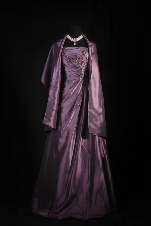 Elegant A-Line Grape Long Prom Dresses Strapless Satin Beaded Grape Birthday Dresses Sleeveless Formal Dresses ED05323