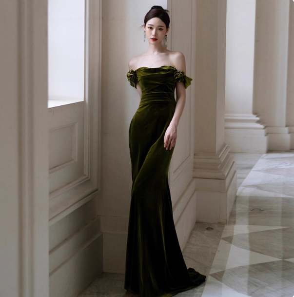 Elegant Sheath Prom Dress Off-shoulder Velvet Formal Dresses Green Long Evening Dresses ED05395