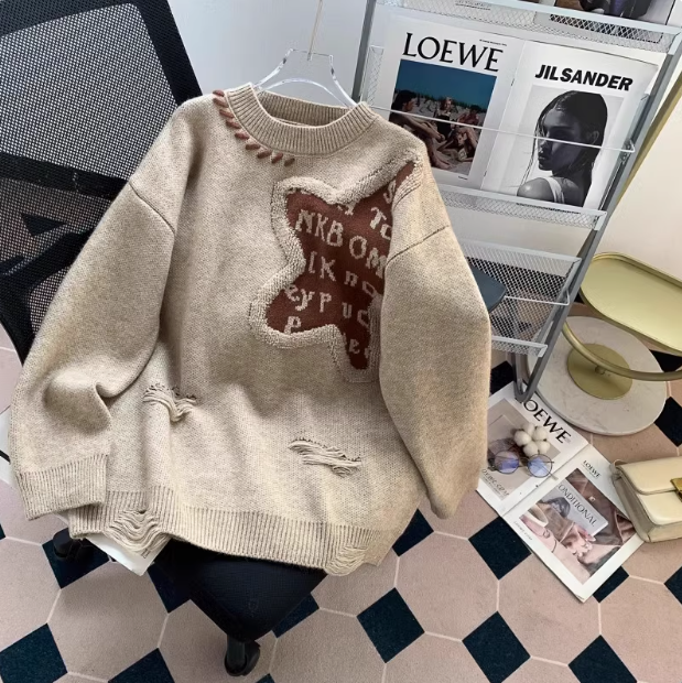 Oversize-Pullover im Retro-Stil mit langen Ärmeln und Rundhalsausschnitt ED0541