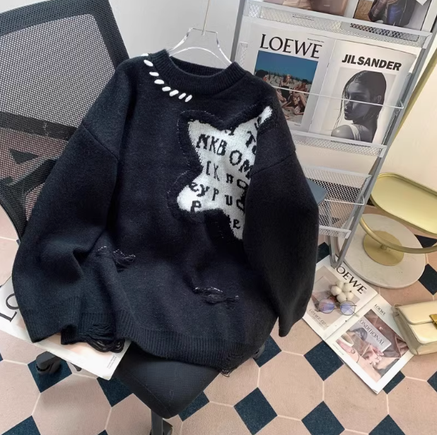 Oversize-Pullover im Retro-Stil mit langen Ärmeln und Rundhalsausschnitt ED0541