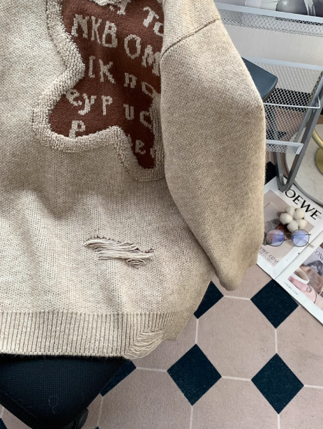 Oversize-Pullover im Retro-Stil mit langen Ärmeln und Rundhalsausschnitt ED0541