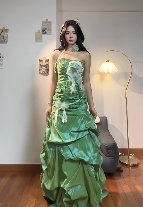 Cute Strapless Sheath Long Prom Dresses Satin Green Quinceanera Dresses Sleeveless Sweet 16 Dress ED05455