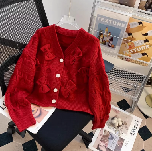 Roter Neujahrs-Strickjacke-Pullover mit Schleife ED0547