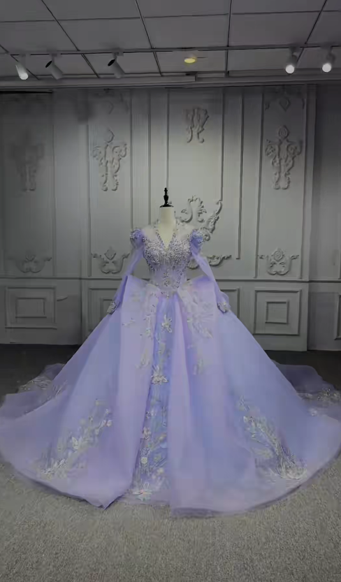 Gorgeous V-neck Ball Gown Purple Long Prom Dresses Beaded Tulle Sweet 16 Dresses Purple Quinceanera Dresses ED05514