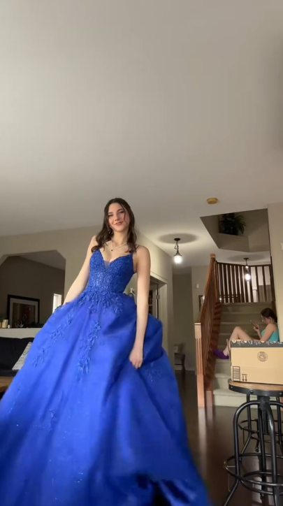 Sexy Spaghetti Straps A-Line Long Prom Dresses Tulle Applique Blue Evening Dresses with Open Back ED05620