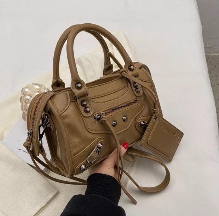Sac bandoulière à rivets sous les bras Millennial Spice Girl sac moto ED0562