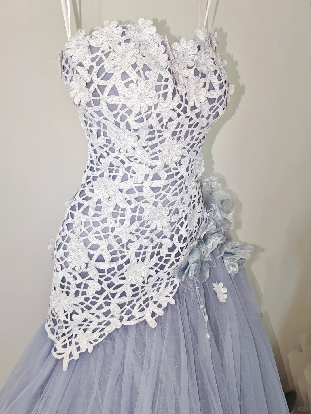 Gorgeous Strapless A-Line Long Prom Dresses Appliques Tulle Blue Evening Dresses Sleeveless Blue Birthday Dresses ED05630