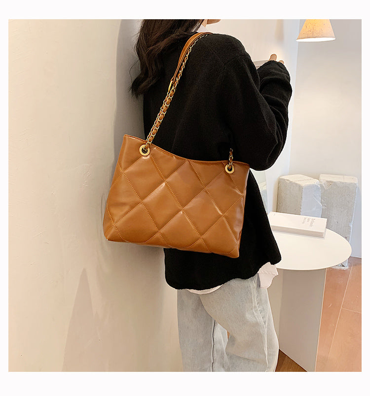 Diamond chain large capacity commuter shoulder bag ED0563