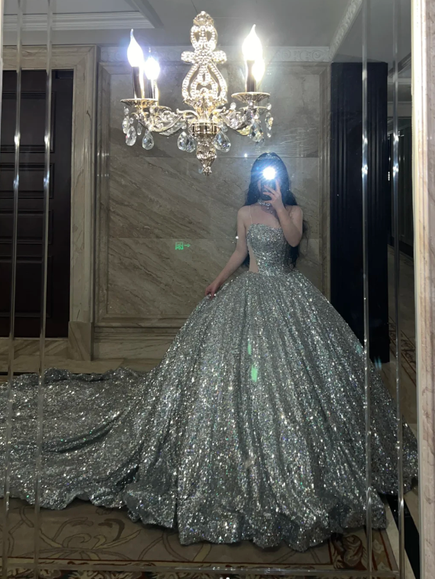 Gorgeous Spaghetti Straps A-Line Long Prom Dresses Sequins Silver Birthday Dresses ED05650