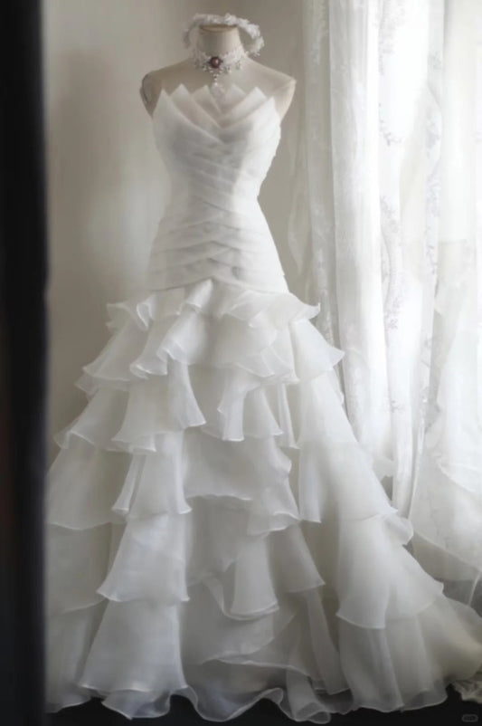 Gorgeous Strapless A-Line Long Wedding Dresses Tulle White Bridal Gowns Sleeveless Bridal Dresses ED05684