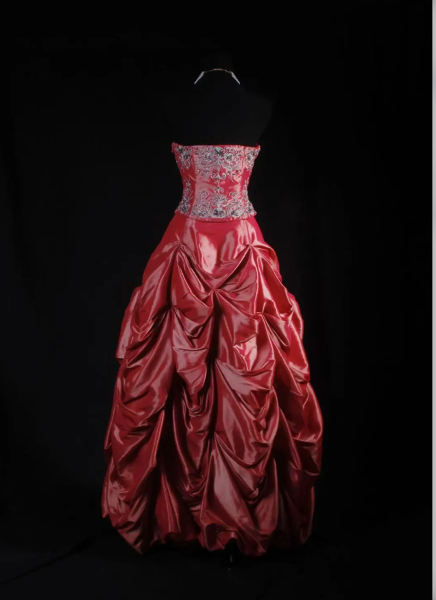 Vintage Burgundy Ball Gown Long Prom Dresses Satin Sweetheart Evening Dresses Sleeveless 16 Dresses ED05794