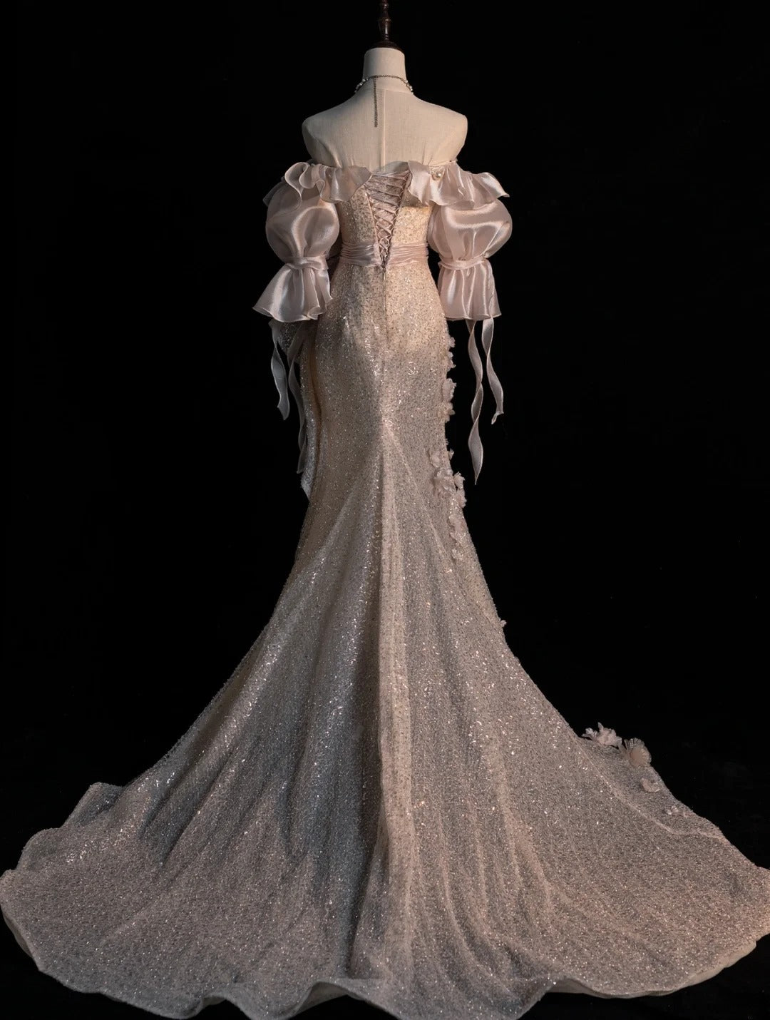 Wunderschönes dunkelolivgrünes herzförmiger Ausschnitt A-Linie Satin Tüll Kurzes Ballkleid Homecoming-Kleid ED02575