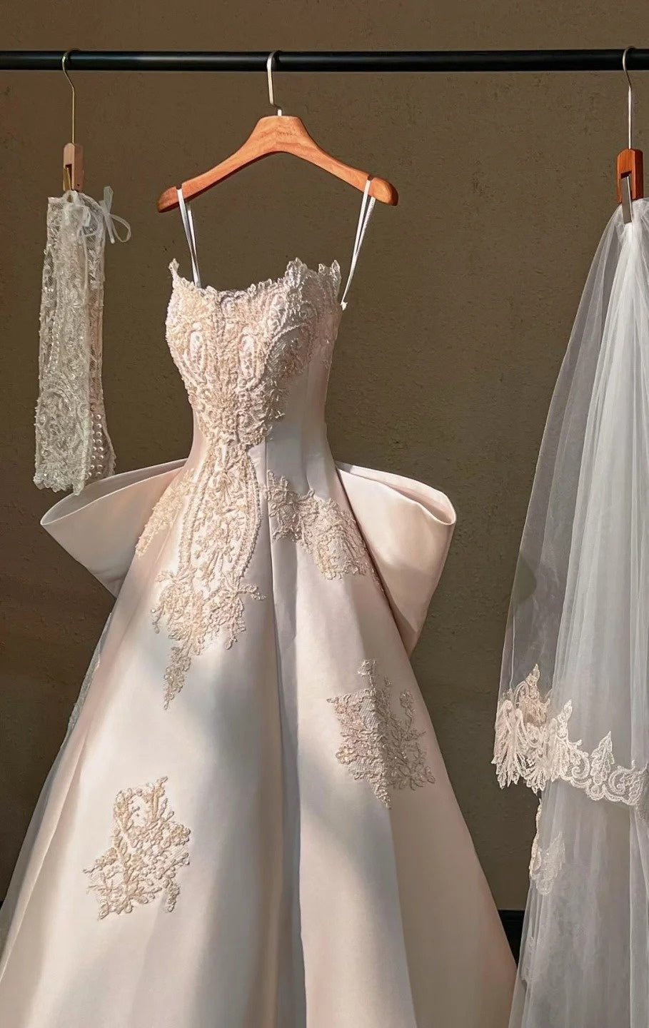 Timeless White A-Line Long Wedding Dresses Strapless White Bridal Gowns Satin Sleeveless Bridal Dresses ED05851