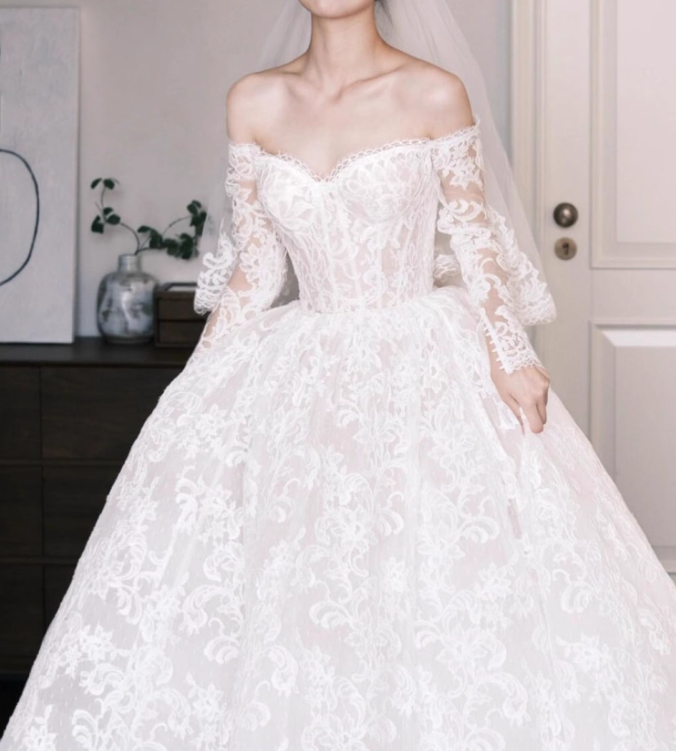 Timeless A-Line Long Wedding Dresses Off-shoulder White Bridal Gowns Lace Long Sleeves Bridal Dresses ED05852