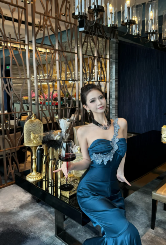 Wunderschönes dunkelolivgrünes herzförmiger Ausschnitt A-Linie Satin Tüll Kurzes Ballkleid Homecoming-Kleid ED02575