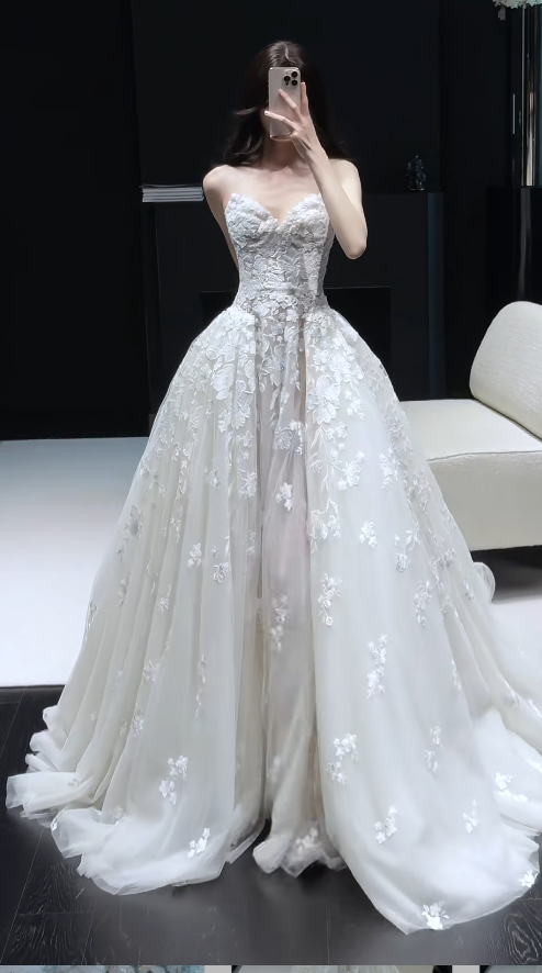 Luxury Sweetheart Sheath Long Wedding Dresses Appliques Tulle White Bridal Dresses Sleeveless Bridal Gowns ED05899