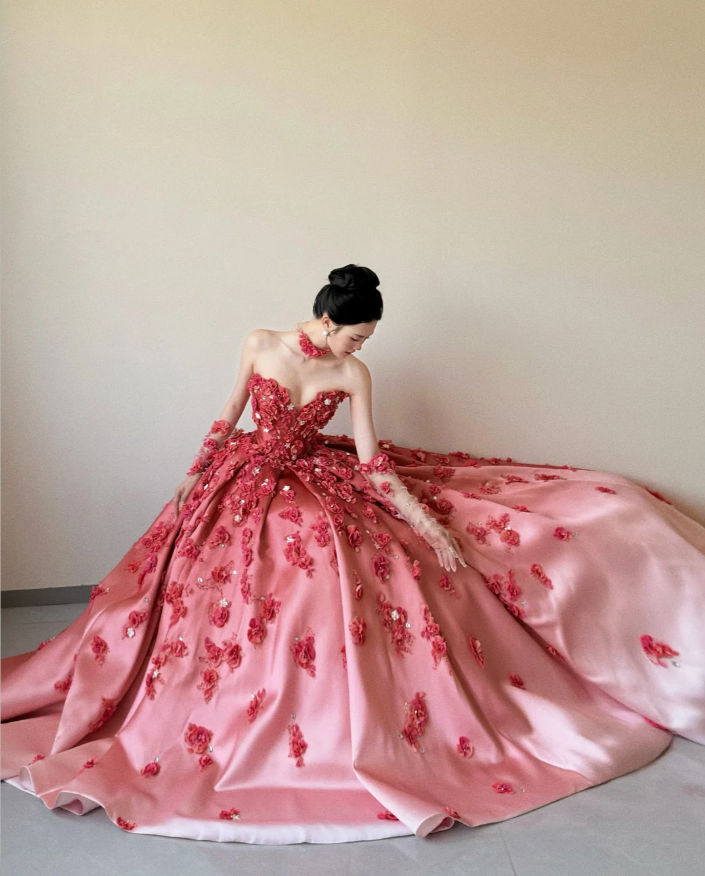 Gorgeous Red A-Line Long Prom Dresses Satin Applique Sweetheart Birthday Dresses Sleeveless Evening Dresses ED05902