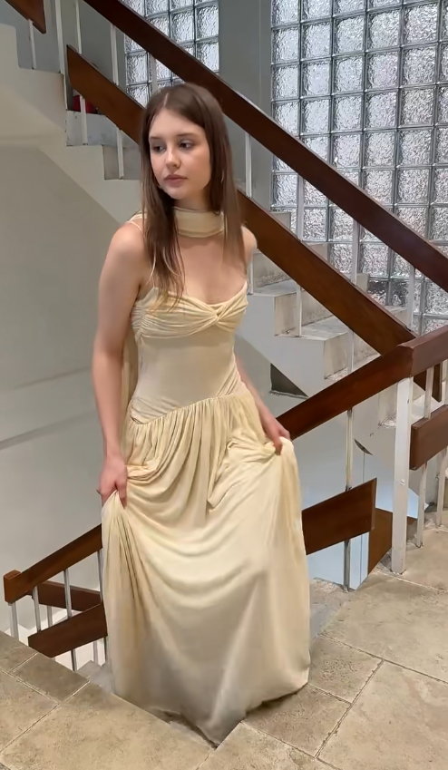 Simple Sheath Pale Yellow Wedding Guest Dresses Chiffon Sapghetti Straps Long Evening Dresses ED05929