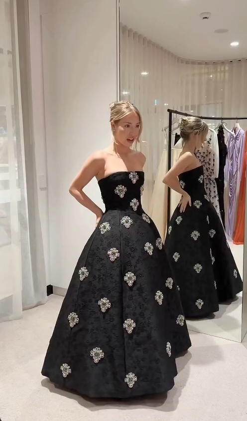 Chic A-Line Long Prom Dresses Black Birthday Dresses Beaded Appliques Strapless Party Dresses ED05958