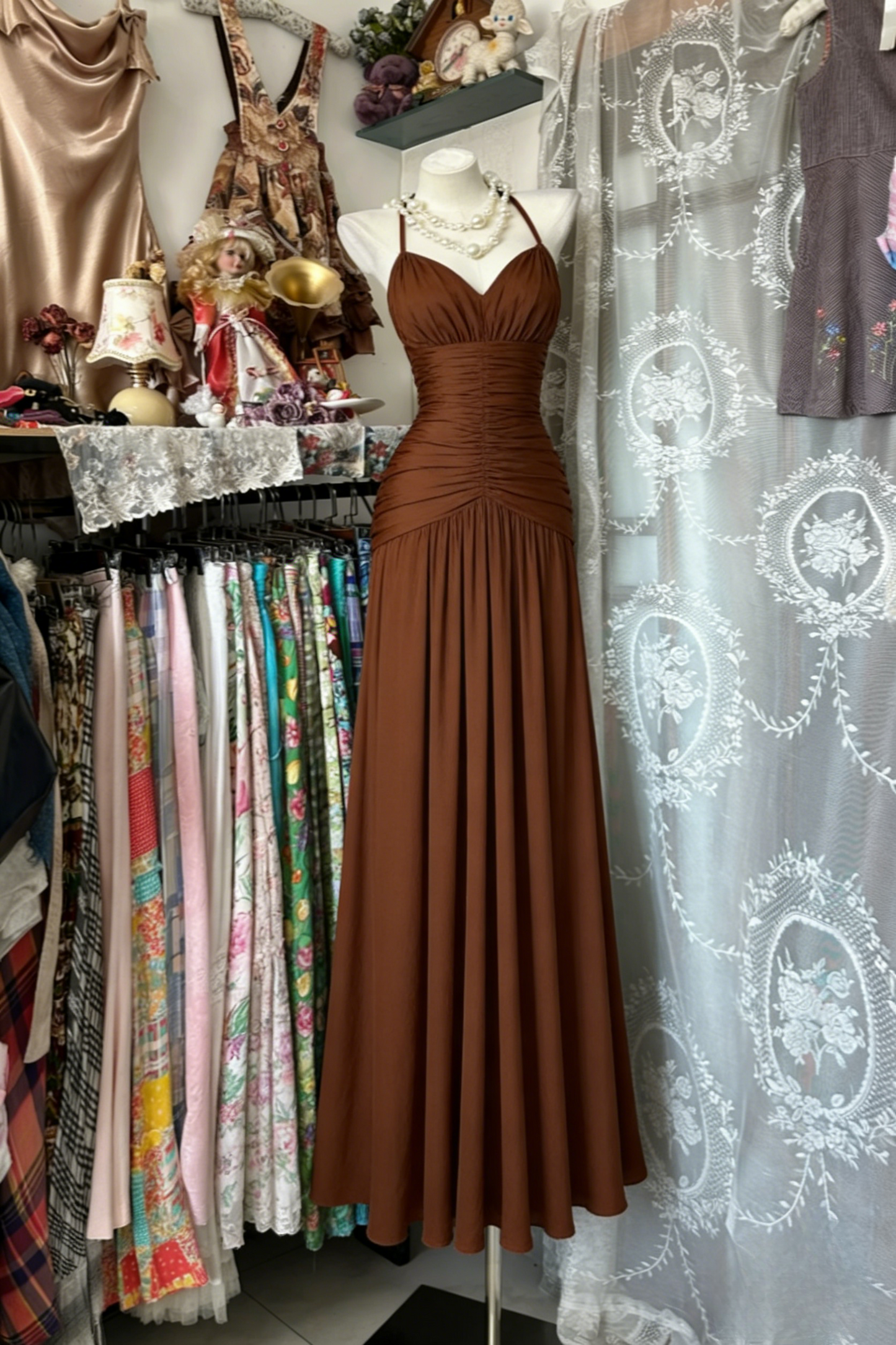 Elegant Sheath Brown Wedding Guest Dresses Chiffon Halter Evening Dresses Sleeveless Party Dress ED05972