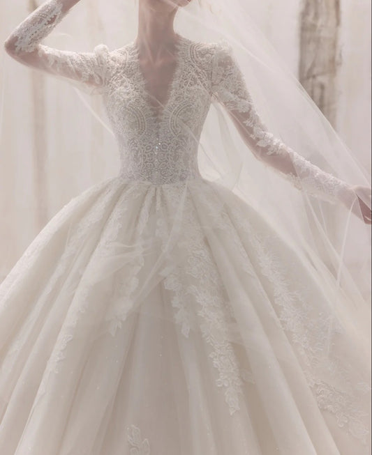 Fairy A-line Long Wedding Dresses Tulle White Bridal Gowns Long Sleeves V-neck Bridal Dresses ED06016