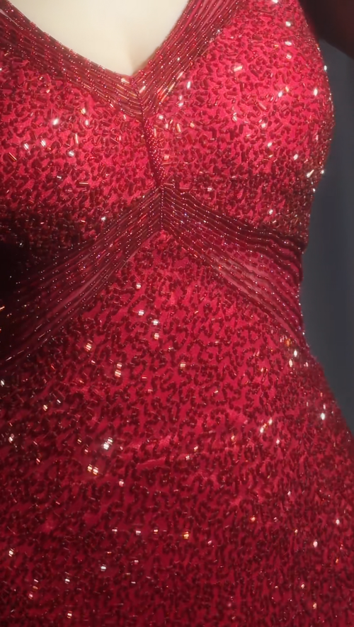 Elegant Sheath Burgundy Long Prom Dresses Beaded Chiffon V-neck Sleeveless Evening Dresses ED06034