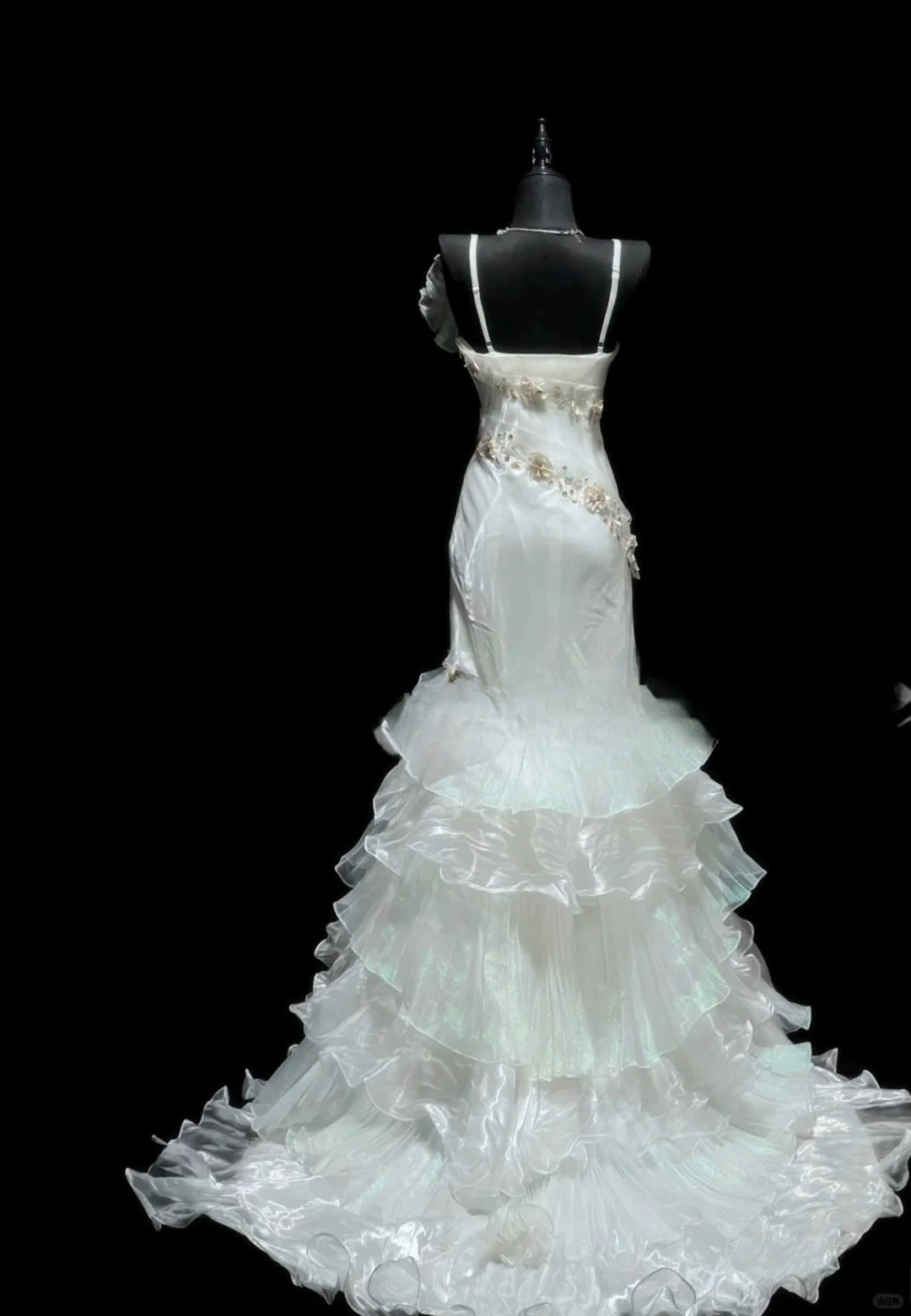 Wunderschönes dunkelolivgrünes herzförmiger Ausschnitt A-Linie Satin Tüll Kurzes Ballkleid Homecoming-Kleid ED02575