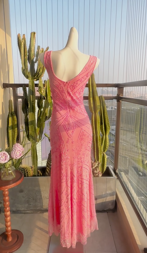 Chic Watermelon Long Prom Dresses V-neck Sheath Evening Dresses Beaded Chiffon Sleeveless Birthday Dresses ED06118