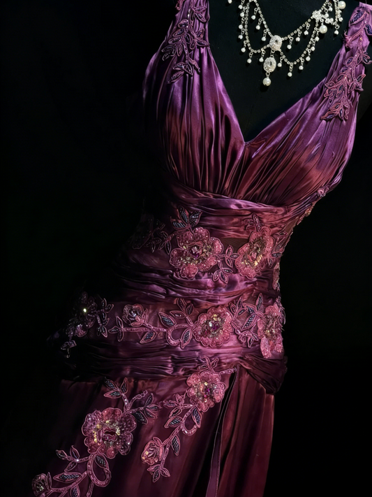 Elegant Grape Long Prom Dresses Satin V-neck A-line Evening Dresses Appliques Sleeveless Formal Dresses ED06169