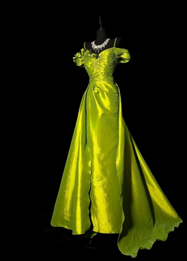 Chic Green Long Prom Dresses Satin Spaghetti Straps Sheath Evening Dresses ED06187