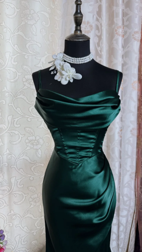 Elegant Sheath Green Long Prom Dress Satin Spaghetti Straps Evening Dress Sleeveless Party Dress ED06403