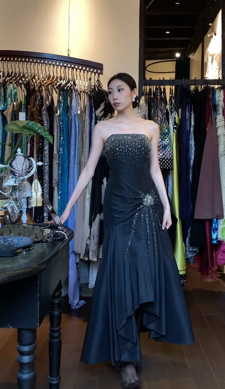 Elegant Black Long Prom Dress Satin Beaded Sheath Evening Dress Strapless Formal Dress ED06498