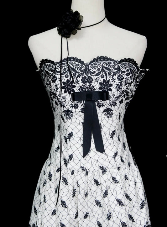 Chic Black/White Short Prom Dress Lace Birthday Dress Sheath Strapless Homecoming Dress Sleeveless Party Dress ED06503