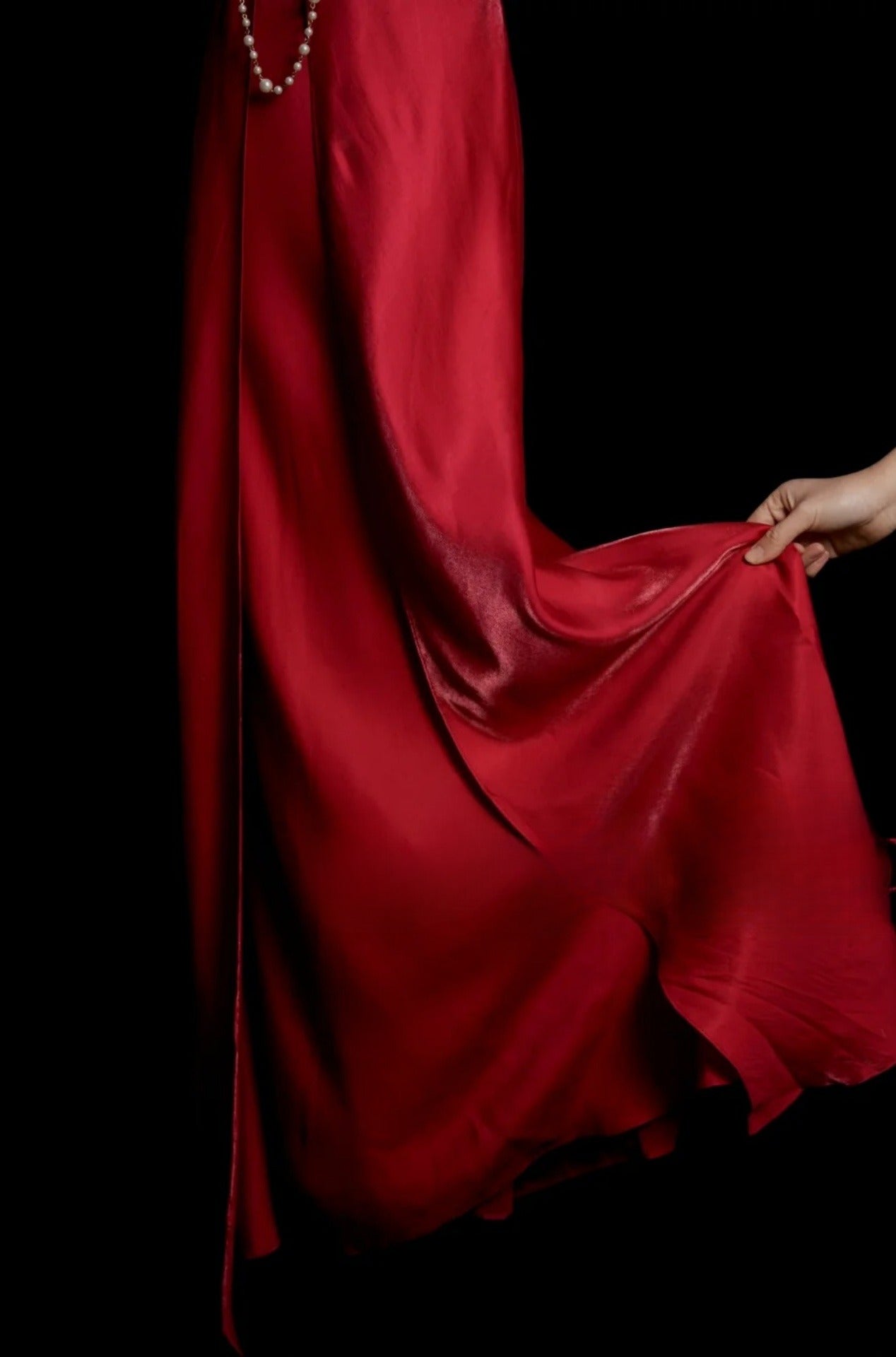 Chic Red Long Prom Dresses Sapghetti Straps Sheath Evening Dress Beaded Satin Sleeveless Wedding Guest Outfit ED06532