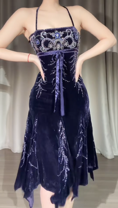 Gorgeous Dark Purple Knee Prom Dresses Spaghetti Straps Sheath Evening Dress Beaded Velvet Sleeveless Formal Dress ED06533