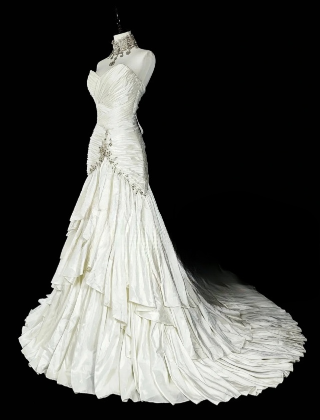 Gorgeous White Long Prom Dresses Satin Sweetheart Sheath Evening Dress Sleeveless Birthday Dress ED06553