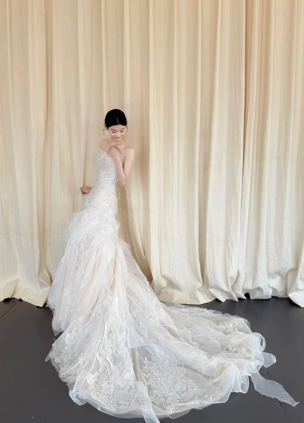 Modest Sheath Long Wedding Dresses Strapless Tulle White Bridal Gowns Beaded Sleeveless Bridal Dress ED06554