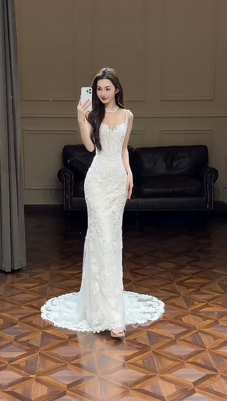 Elegant White Wedding Dress Straps Mermaid Long Bride Gowns Tulle Appliques Sleeveless Brides Dress ED06721