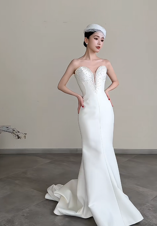 Elegant White Wedding Dress Sweetheart Mermaid Long Bride Gowns Satin Sleeveless Brides Dress ED06722