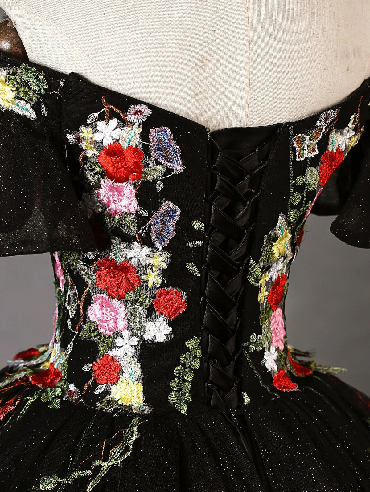 Schwarzes schulterfreies langes Ballkleid aus Tüllspitze, schwarzes Sweet 16-Kleid ED0679