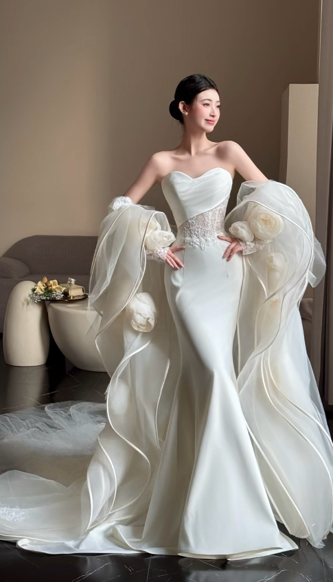 Elegant White Wedding Dress Sweetheart Satin Mermaid Bridal Gown Sleeveless Bridal Dress ED06815