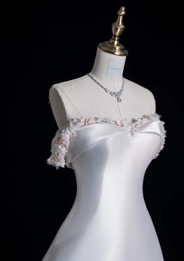 Elegant White Wedding Dress Off-shoulder Satin A-Line Bridal Gown Sleeveless Bridal Dress ED06819