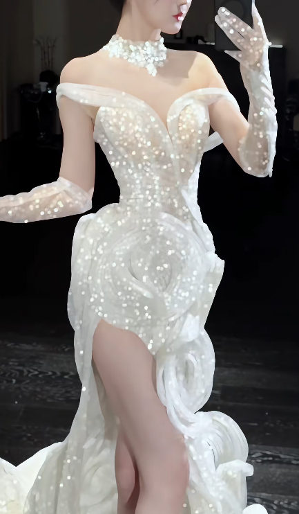 Sheath White Wedding Dress Tulle Off-shoulder Bridal Gown Sleeveless Bridal Dress ED06864