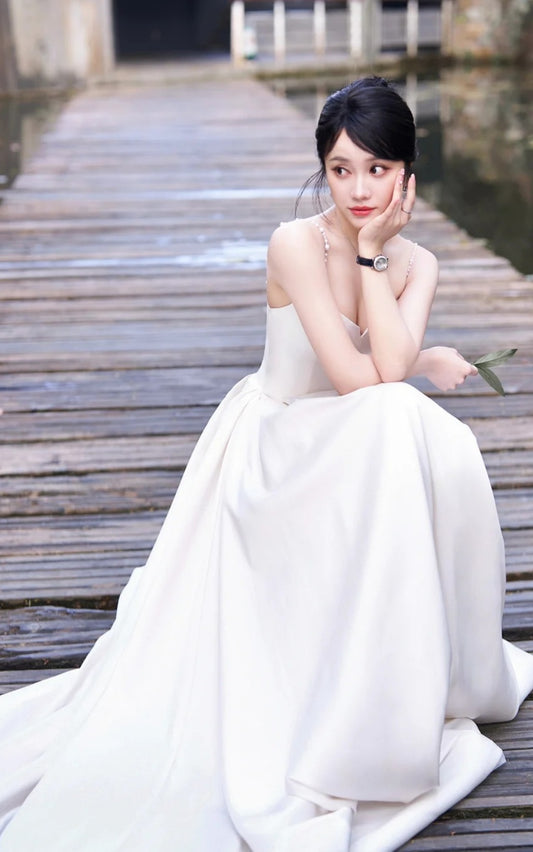 Timeless White Wedding Dress Satin Spaghetti Straps A-Line Bridal Gown Sleeveless Bridal Dresss ED06936