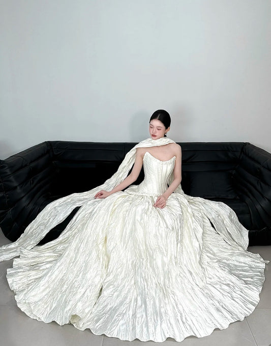 Elegant White Wedding Dress A-Line Satin Strapless Bridal Gowns Sleeveless Bridal Dress ED07002