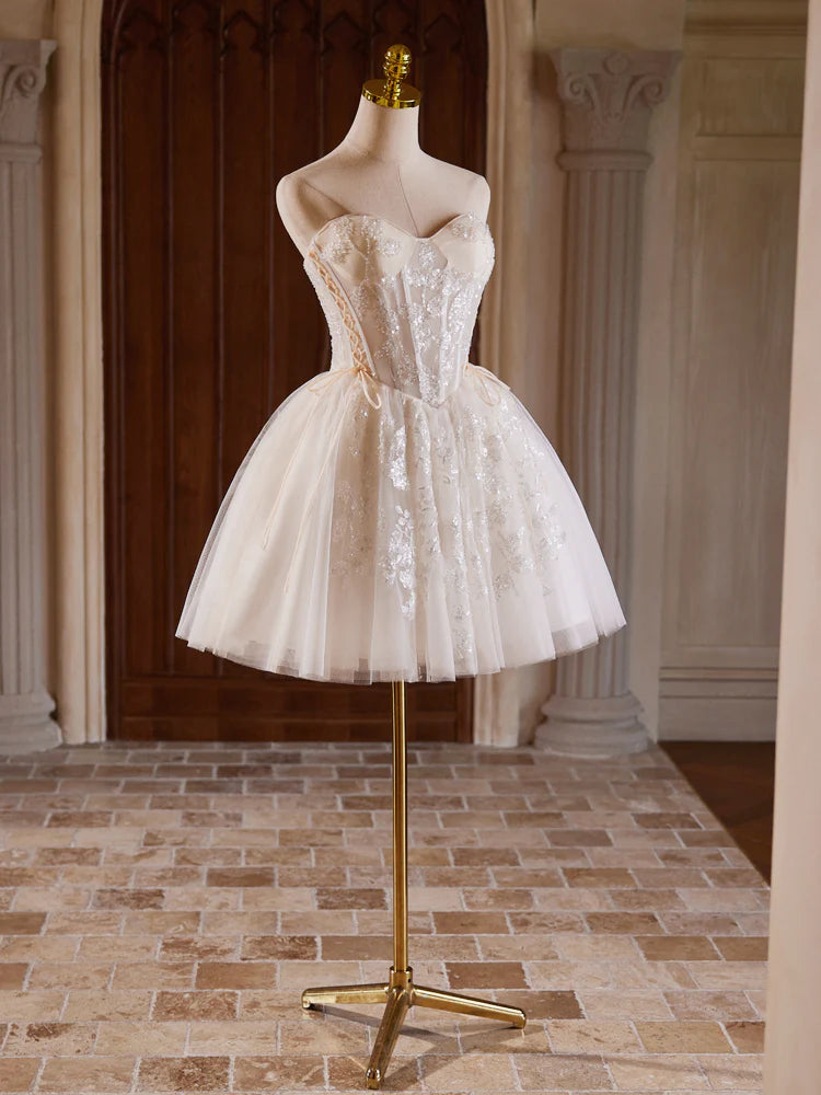 A-Line Sweetheart Neck Tulle Lace Light Champagne Short Prom Dress ED071