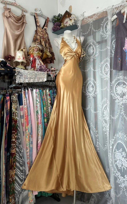 Elegant Gold Prom Dresses Satin Halter Long Evening Dress Sheath Backless Birthday Dress ED07195