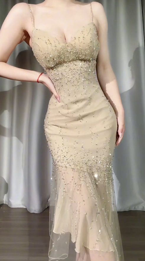 Elegantes khakifarbenes Chiffon-Abendkleid mit Perlenbesatz und Spaghettiträgern, langes Etuikleid für Geburtstage ED07210