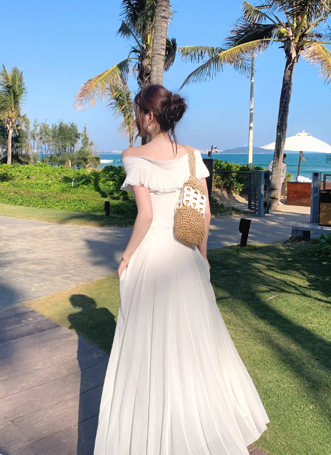 Niedliches langes weißes Chiffon-Abendkleid mit schulterfreiem A-Linien-Schnitt ED07288